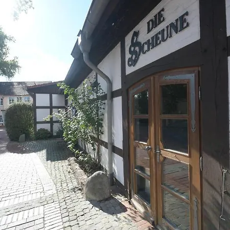 Deutsches Haus מלון *